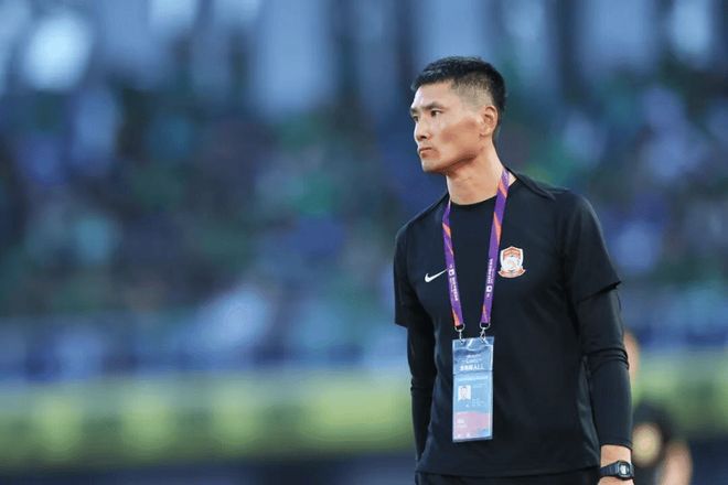 国足名单3大争议:均龄29岁!集训23天+远赴迪拜,或非邵佳一安排 国足名单3大争议:均龄29岁!集训23天+远赴迪拜,或非邵佳一安排