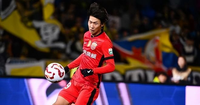 喜讯！国足20岁新星接近留洋，5家德国劲旅疯抢！比王钰栋受欢迎