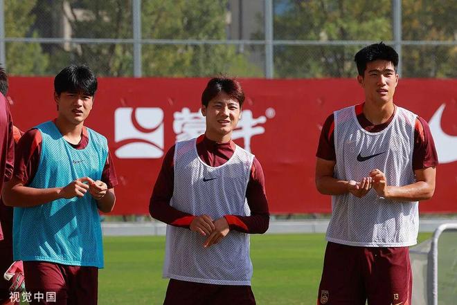 热身：U23国足0比1伊朗！后卫自摆乌龙 明日启程前往沙特