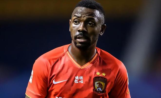 服软！失业一年费南多自降身价只要25万美元年薪，还有中超队要吗