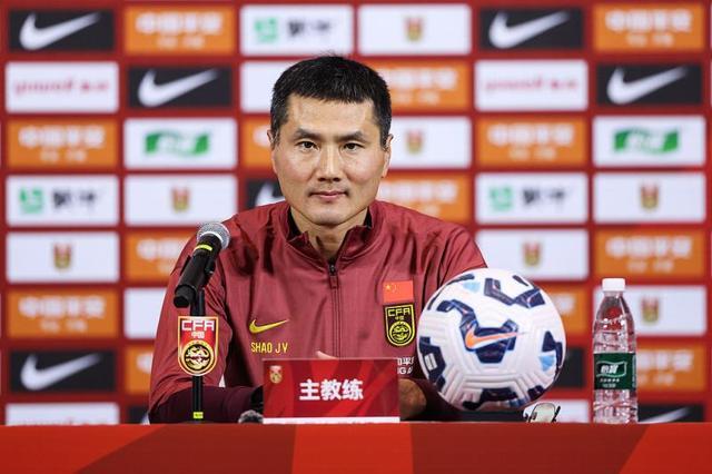 邵佳一上任感言：带领国足打出让国人满意的精神和成绩