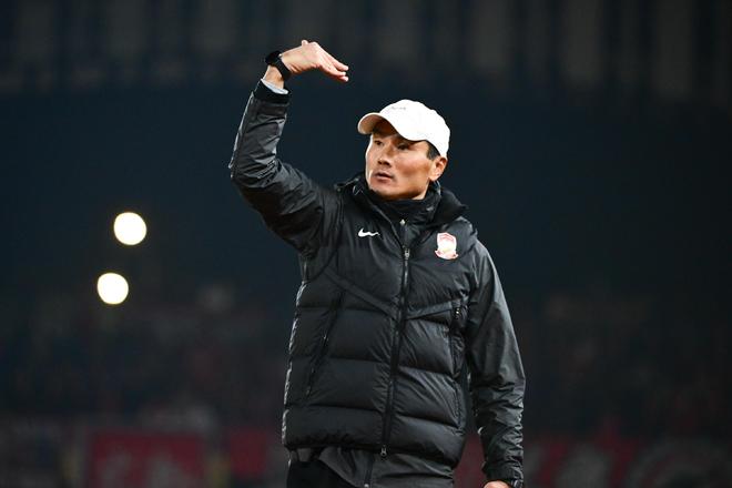 归化红利结束！邵佳一开启国足大清洗，年纪大+状态不好就退出