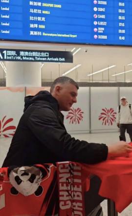 成都日报：蓉城很快就会官宣约翰上任，韦世豪、李扬已续约