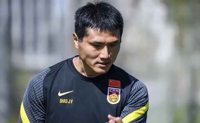 伊万不用,扬科维奇不用,邵佳一却一上任就把他招入麾下,有魄力