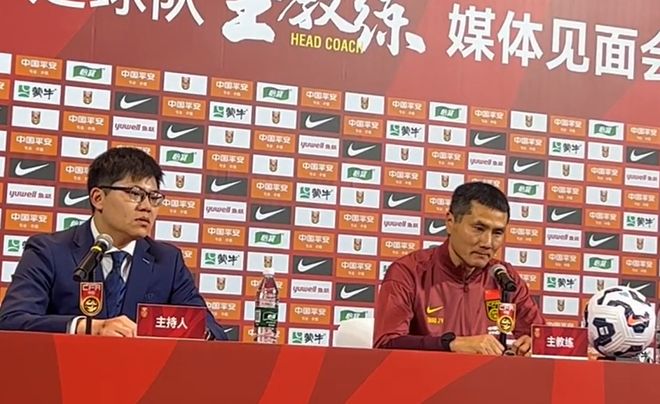 尴尬：邵佳一见面会记者寥寥，会场没坐满，国足吸引力大不如前？