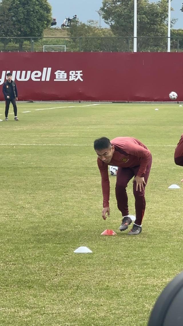 新国足新年首训肇庆揭幕 满满的“青春洋溢”