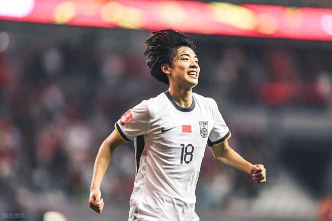 U23国足名单公布中锋缺席，熊猫杯逐渐失宠，海归多面手崭露头角