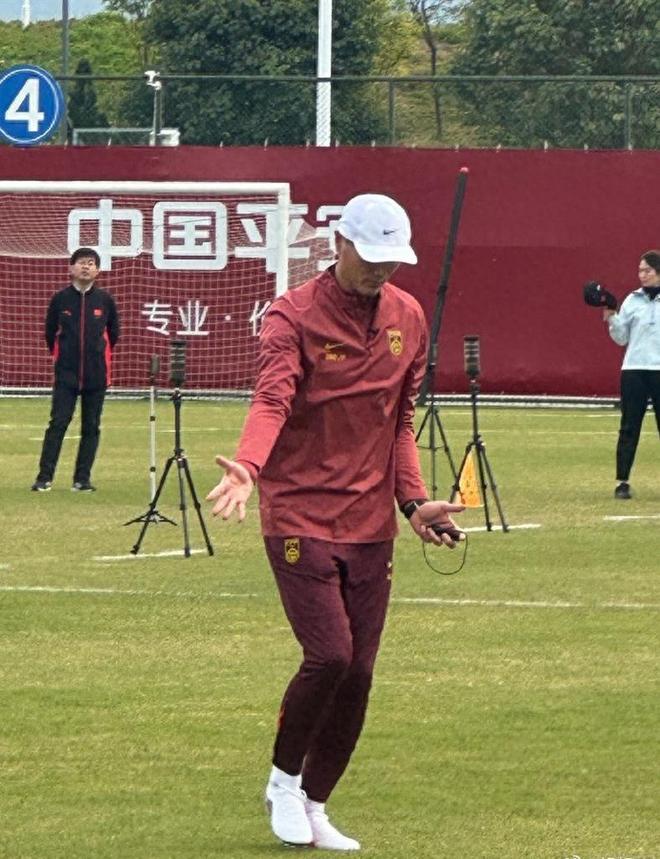 邵佳一不看年龄？李可小廖能打满全场！左李帅右焯毅才是边路最强