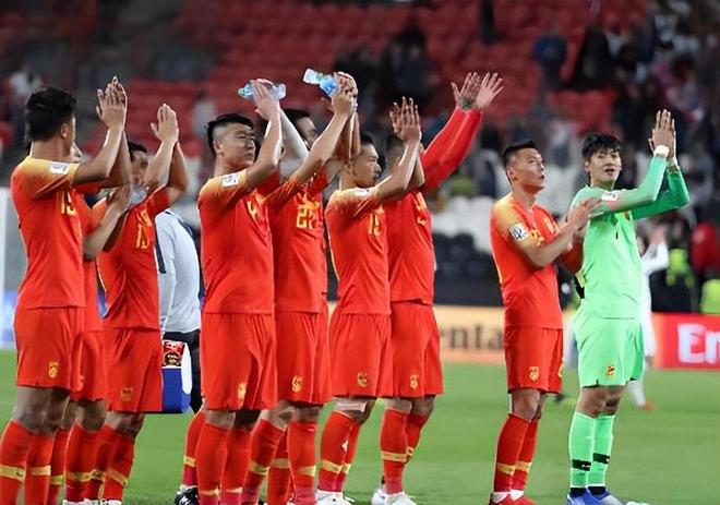 张玉宁首次入选邵佳一国足公开发声，同时做出重要决定，引发热议