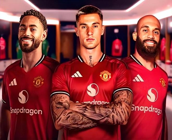 喜讯！成都蓉城三位新援首次同时亮相训练基地，未来将携手挑大梁