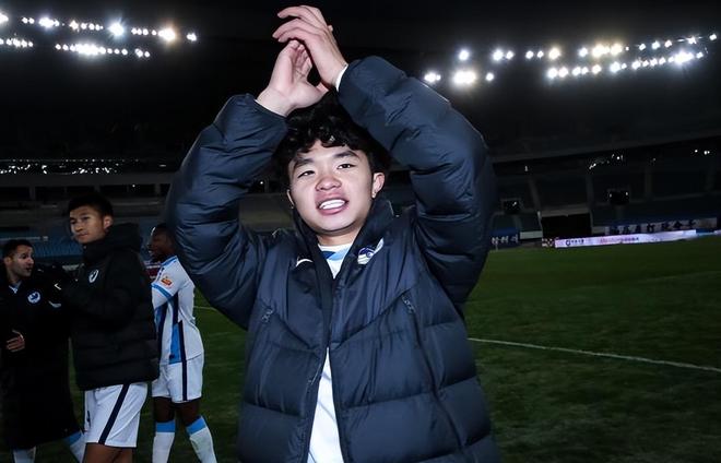 吕焯毅入选国足之前就做出重要决定！让邵佳一直言意外，赢得点赞