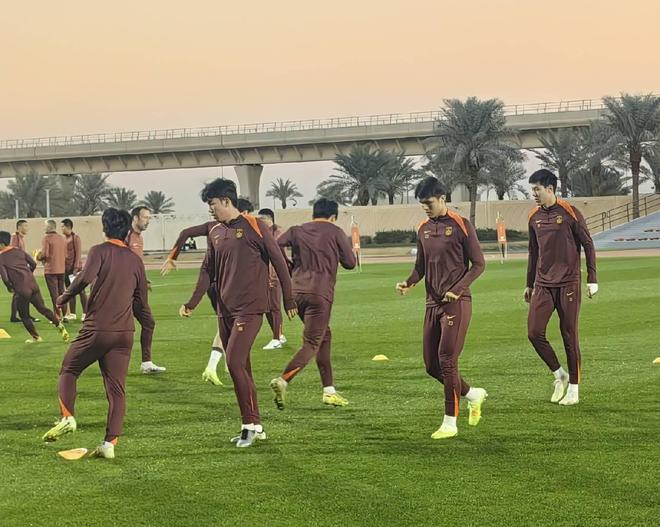 U23国足进行赛前最后一练，彭啸伤势仍在恢复中