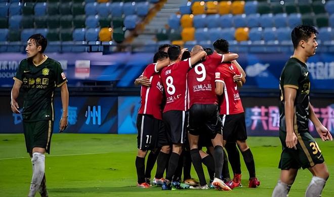 新帅接手成都蓉城后！这位本土中锋有望第一个被重用，已转会入队