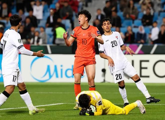 一场0-0让邵佳一找到国足新门神，单场7次扑救一战封神