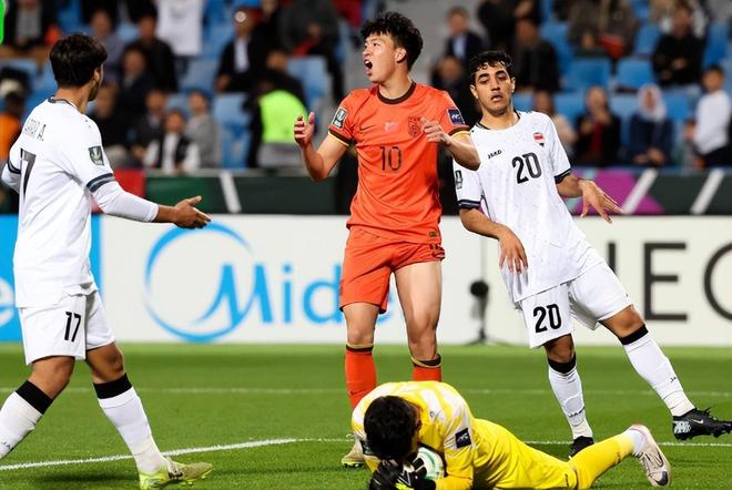 U23国足VS澳大利亚：彭啸坐镇 海港天才新星临危受命 王钰栋冲锋