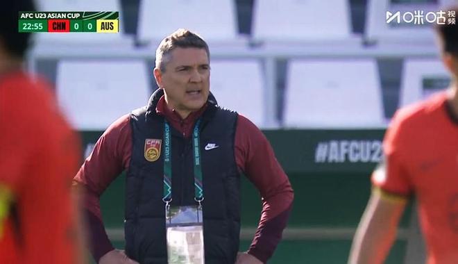 控球就是毒药！安东尼奥苟了一场漂亮仗，邵佳一必须征召李昊彭啸