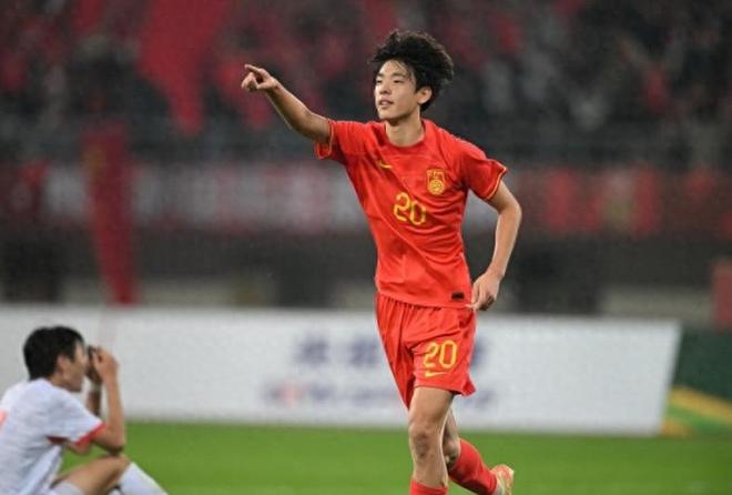 马里奥必成国足主力！朱鹏宇入选刺激多名才俊，杨铭锐调侃要火啊