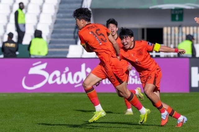 U23国足首发出炉！不败就晋级，安东尼奥调整2人，蒯纪闻先发