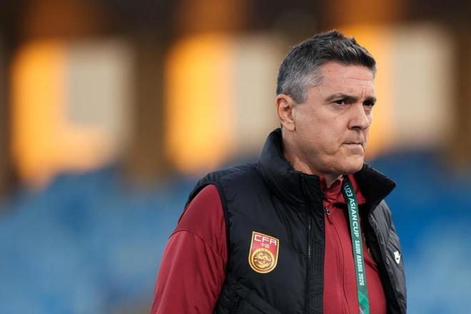 安东尼奥3年2次突破！成05国奥主帅热门，媒体人：结果大于过程