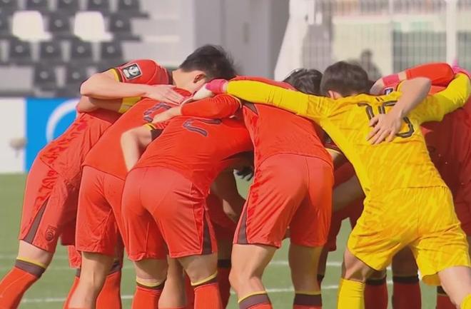 0-0！中国男足创造新历史，第一次闯进淘汰赛，门神李昊再发威