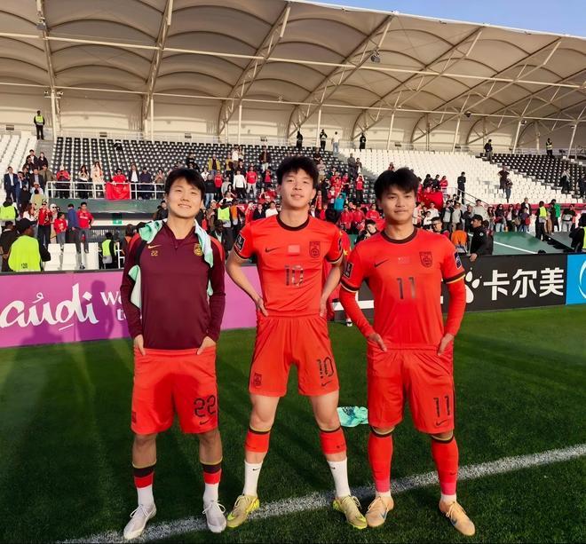 心情不错，王钰栋社媒评论区与彭啸和蒯纪闻互动