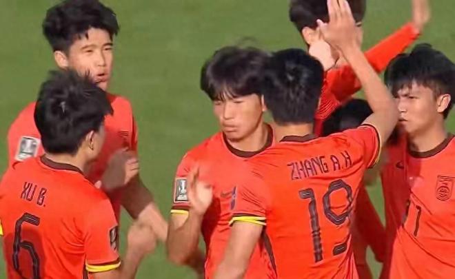 0-0惊险出线！国足五大痛点引球迷意难平。