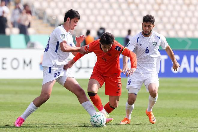 U23国足vs乌兹半场数据：国足控球率仅24.6%，射门2-11