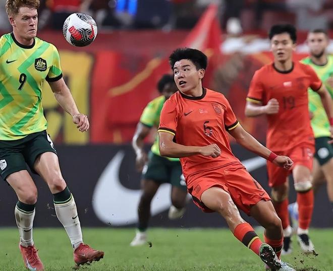 坚守到底！U23国足准备点球大战，死守拖垮乌兹，李昊成战术核心