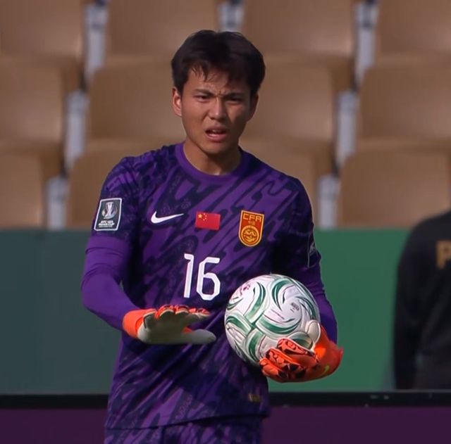 点球大战4-2！李昊立功了：国足打败乌兹别克斯坦，杀进亚洲杯4强