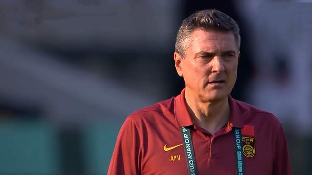 彭啸含金量在提升，战越南靠拜合拉木 中锋不够用 U23国足少休1天