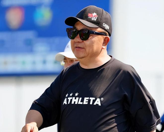 U23国足晋级之夜，董路上热搜！8年前预言：我们踢不了传控但能赢