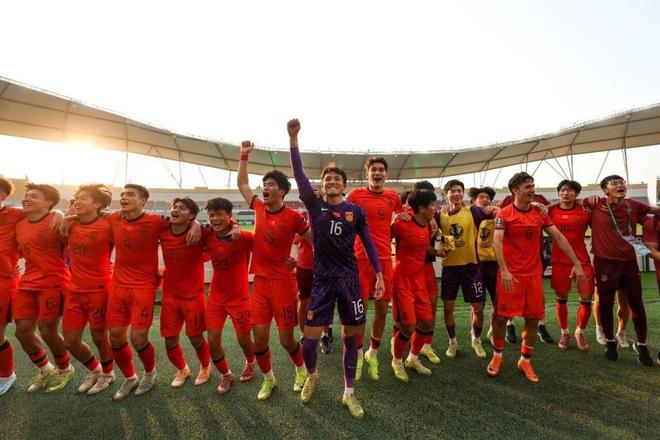 董路：U23国足就是弱队！别整活 把越南当日本踢 就能赢球进决赛