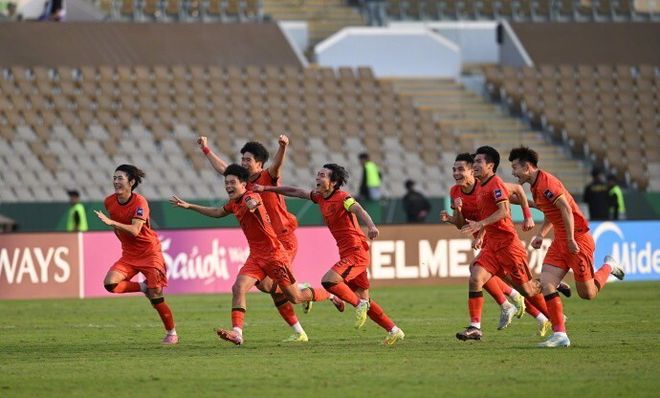 看不到未来？U23国足进4强后，董方卓遭围攻：带队出成绩再怼别人