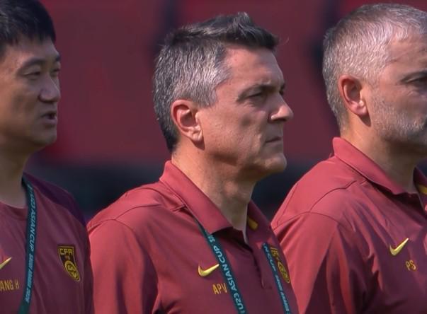 马德兴：安东尼奥除了带队就是在钻研业务，足协内部赞他敬业