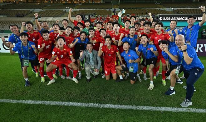 马德兴：越南暂停联赛备战U23；中国足球却抛弃举国体制