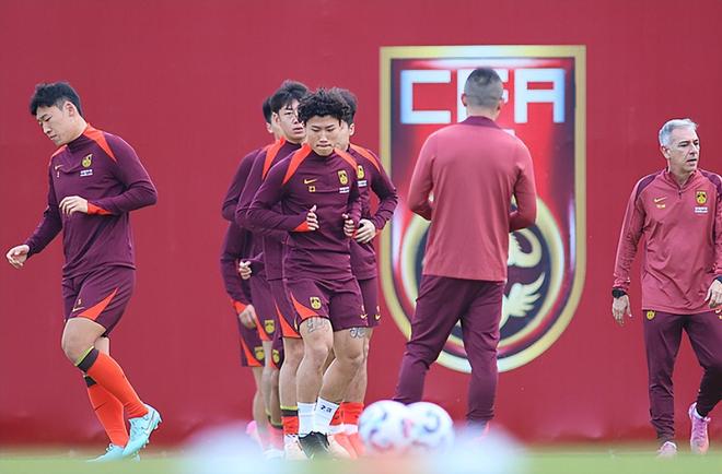 国足魔鬼赛程诞生！邵佳一重大挑战，最坏结果：3连败开局