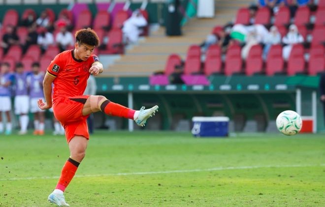 U23国足首发出炉！安东尼奥连换6人，蒯纪闻先发，王钰栋替补