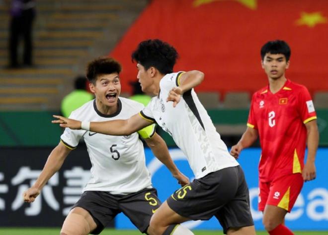 越媒赛前豪言碾压国足进决赛，技术和身体被完爆，赛后：被打服了