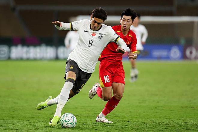 终结能力还需提升，拜合拉木数次吐饼后送出助攻