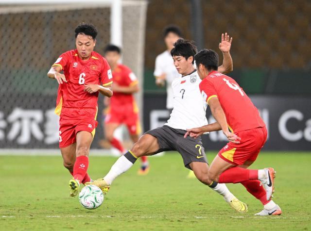 【U23亚洲杯】彭啸向余望破门 中国3比0越南进决赛