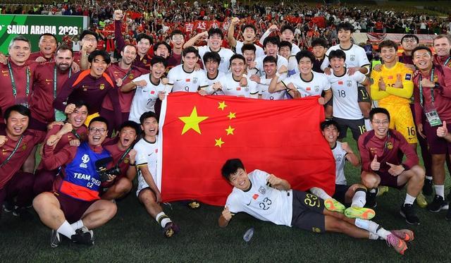 北青：安东尼奥在队风队纪方面很严，备战期间禁止球员点外卖