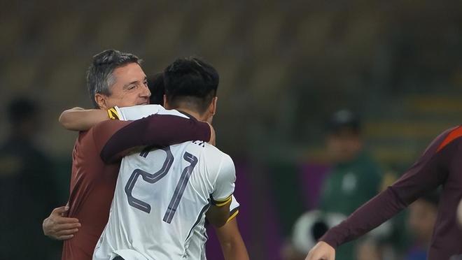 这就是4战全胜的越南队？赛前狂言遭打脸，国足3球完胜晋级决赛