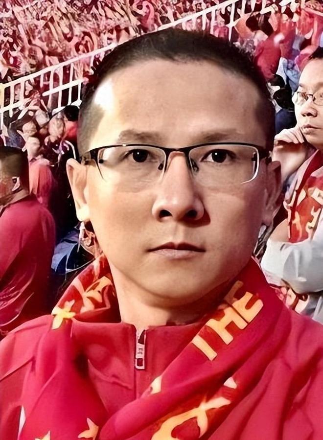 “退钱哥”赛前神预言成真：道歉退机票，感谢国足送的生日礼物