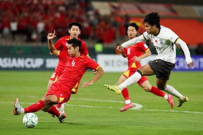 U23国足半场0-0越南！射门数+控球率占优 杨希险破门 李昊3次救险