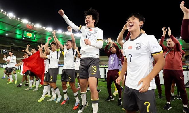 一场3：0把董方卓打服，言论前后矛盾发生大反转，遭球迷疯狂吐槽