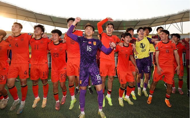 1-0爆冷？亚洲球迷挺中国队：34%夺冠！日本球迷：我们先丢球难了