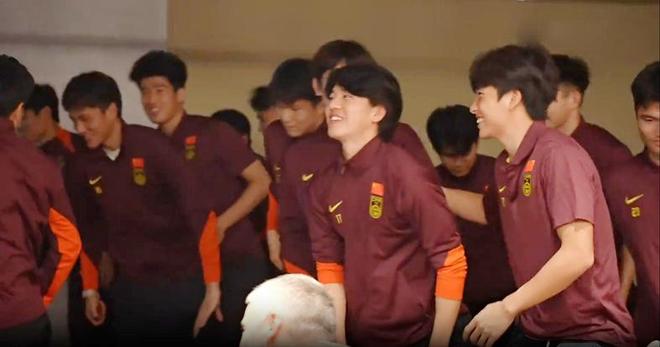 CCTV5直播中国VS日本！谁敢横刀立马？唯我彭大将军！范志毅辣评