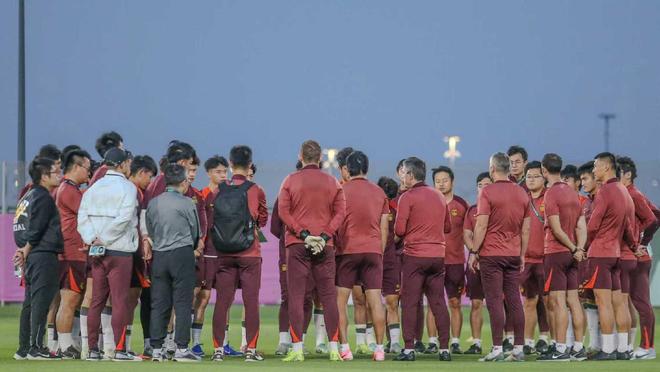 昨日U23国足赛前最后一练，拜合拉木就因身体不适缺席