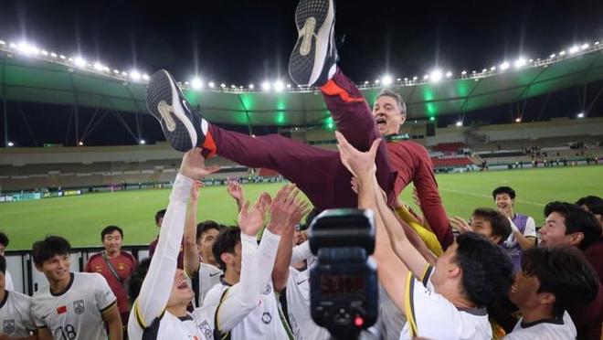 新民场外音｜关尹：U23国足只会踢丑陋足球？赢球才永远是球场的第一法则