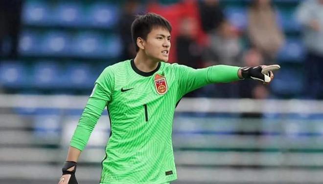 U23国足20分钟丢2球!小仓幸成远射世界波,王钰栋低级失误 U23国足20分钟丢2球!小仓幸成远射世界波,王钰栋低级失误